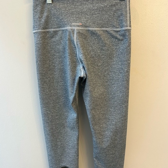 Woman's aerie leggings grey size medium with ankle cropped cutout - Picture 7 of 9